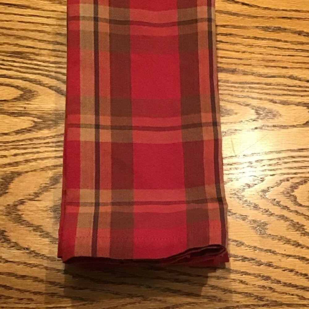 Crate and Barrel Placemats and Napkins 4 Each Sinclair Cranberry Plaid Farmhouse - Picture 3 of 5
